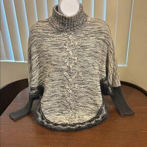 MAX STUDIO Girls/ Women's Gray and Black Turtleneck Sweater/poncho